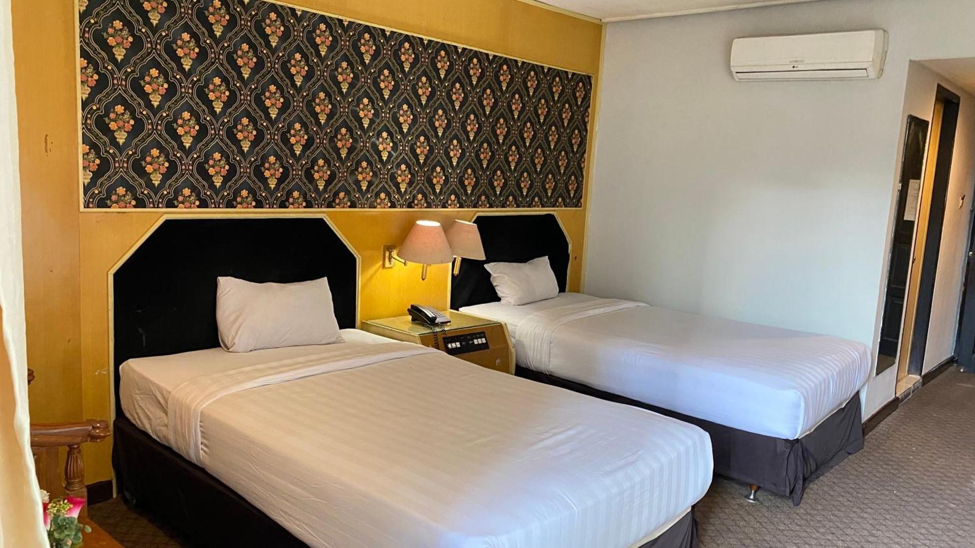 Mas Graha Hotel 北干巴鲁 外观 照片