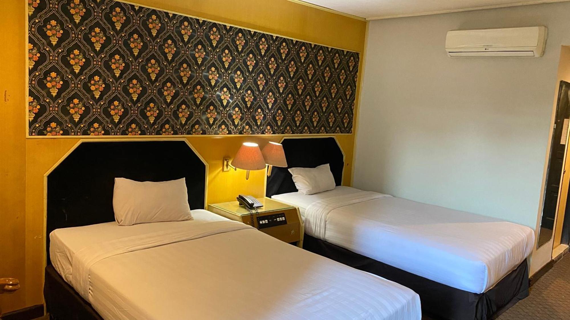 Mas Graha Hotel 北干巴鲁 外观 照片