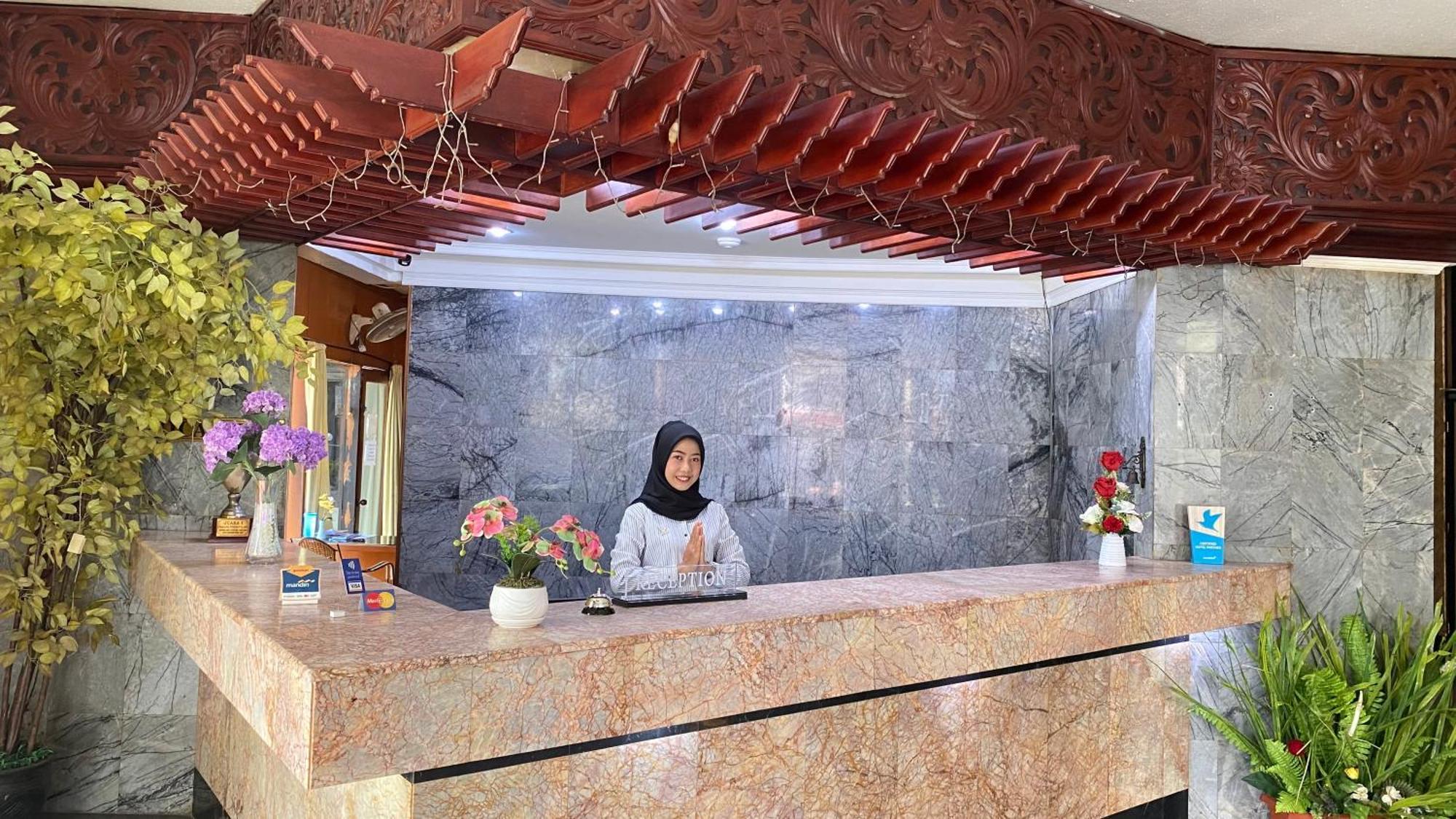 Mas Graha Hotel 北干巴鲁 外观 照片