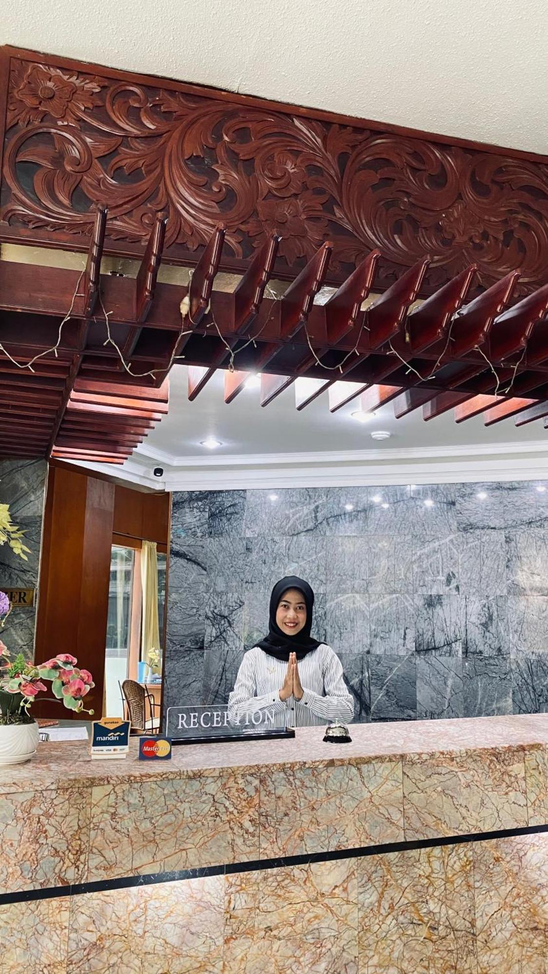 Mas Graha Hotel 北干巴鲁 外观 照片